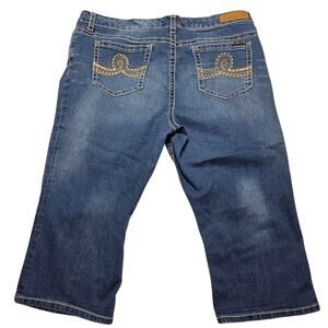 Silver Jeans Capri Jeans Women's Size 20 Denim Embroidered Pockets
